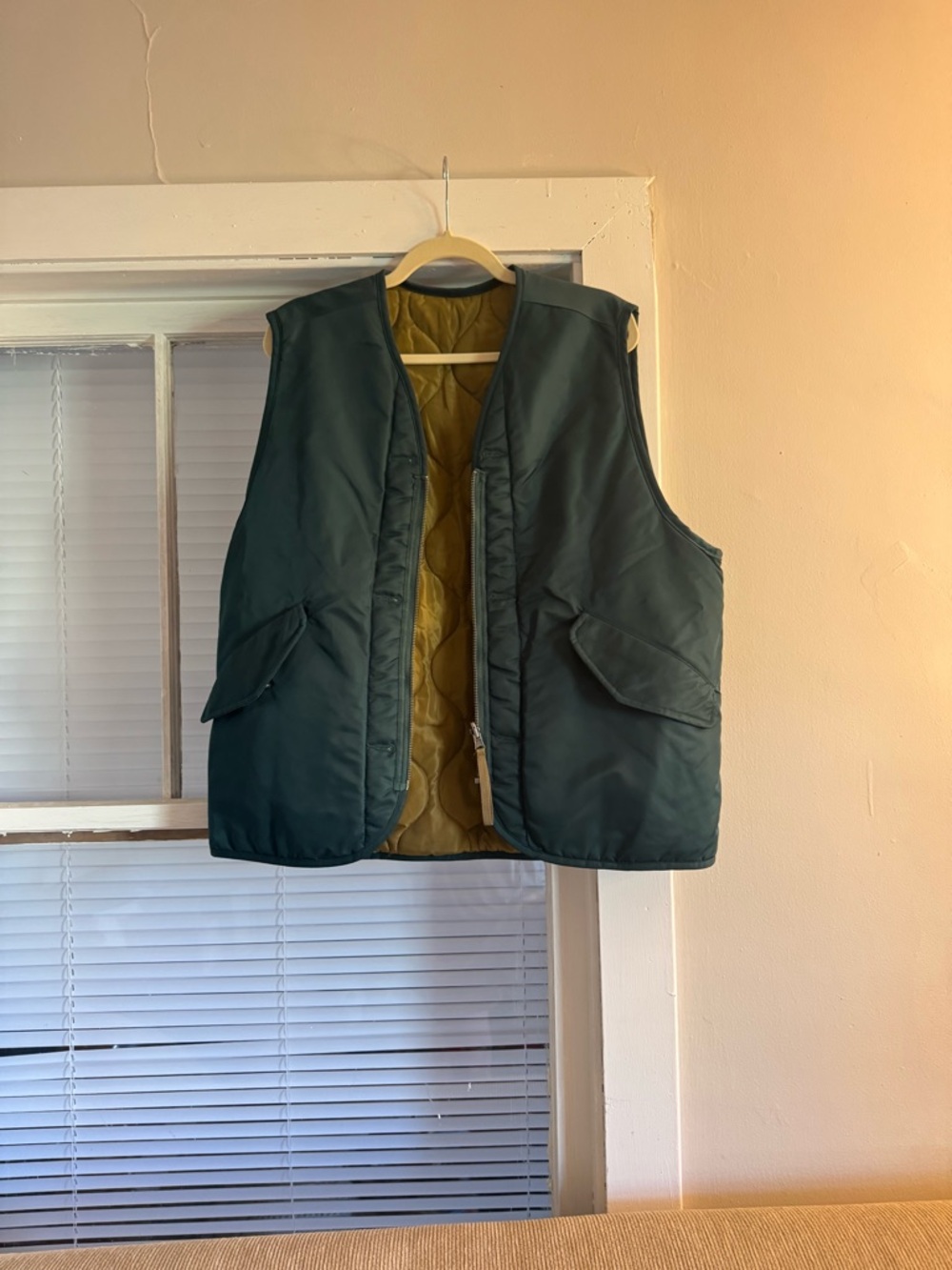 BDG Quilted Reversible Vest - Green/Olive